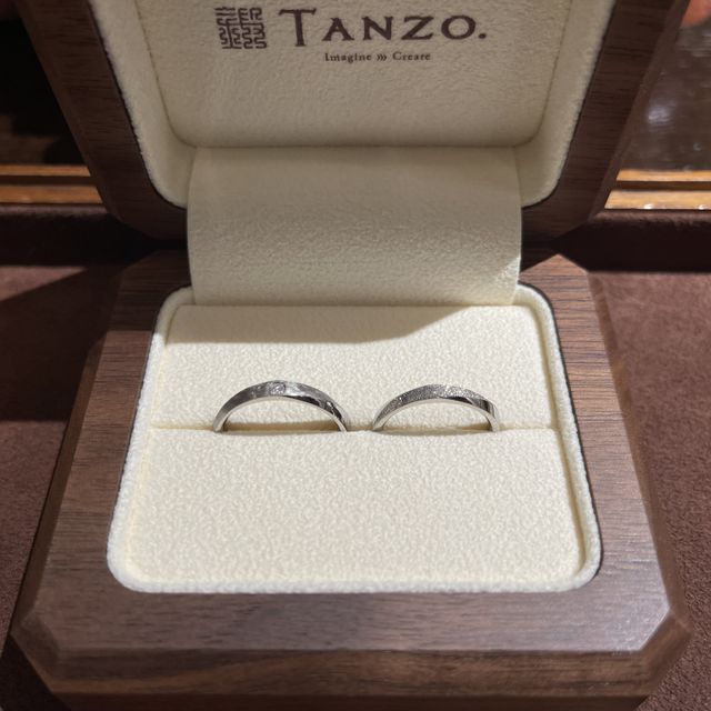 【TANZO.(鍛造指輪)の口コミ】 石の色、線の数、指輪の色など細かいとこまで自分でデザインを選べる）の…