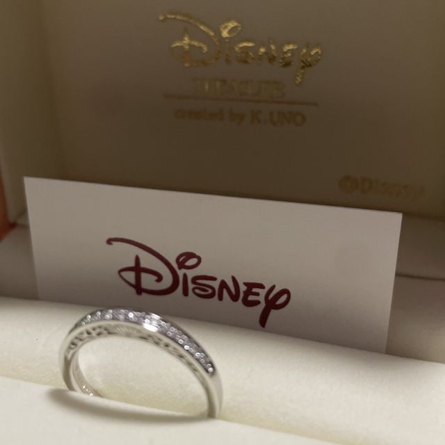 【ケイウノ ブライダル(K.UNO BRIDAL)の口コミ】 ディズニー、中でもアリエルが好きな相手の為に選びました。
貝殻がデザイ…