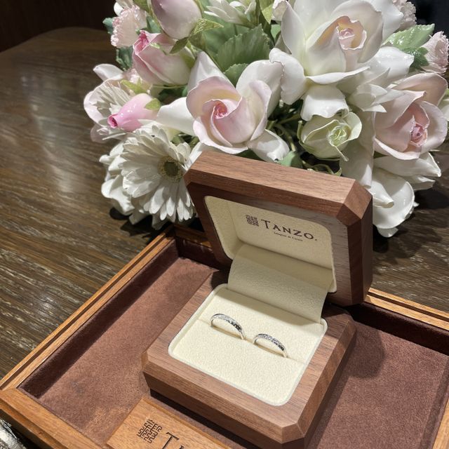 【TANZO.(鍛造指輪)の口コミ】 指輪のデザインがよく、素材や加工技術がとても高く感じました。
ふたりで…
