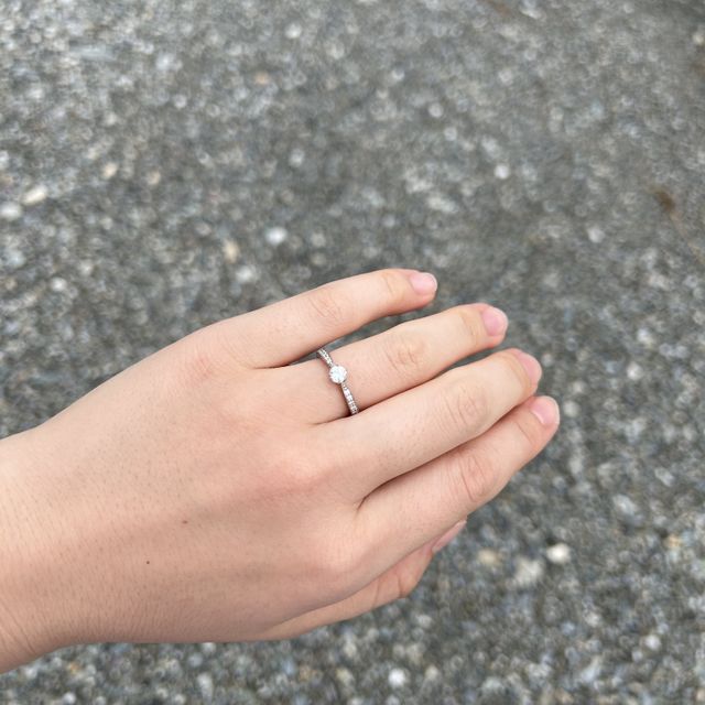 【ラザール ダイヤモンド(LAZARE DIAMOND)の口コミ】 指輪は写真で見るのと実際着用するのとでは、印象は大きく変わるなぁと実…