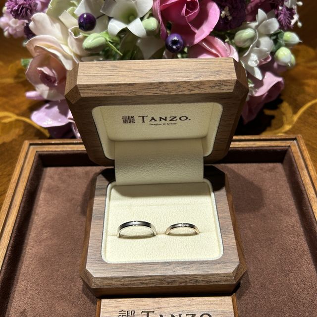 【TANZO.(鍛造指輪)の口コミ】 ちぎりきなというデザインで、シャープな感じがあって良いです。繊細なデ…