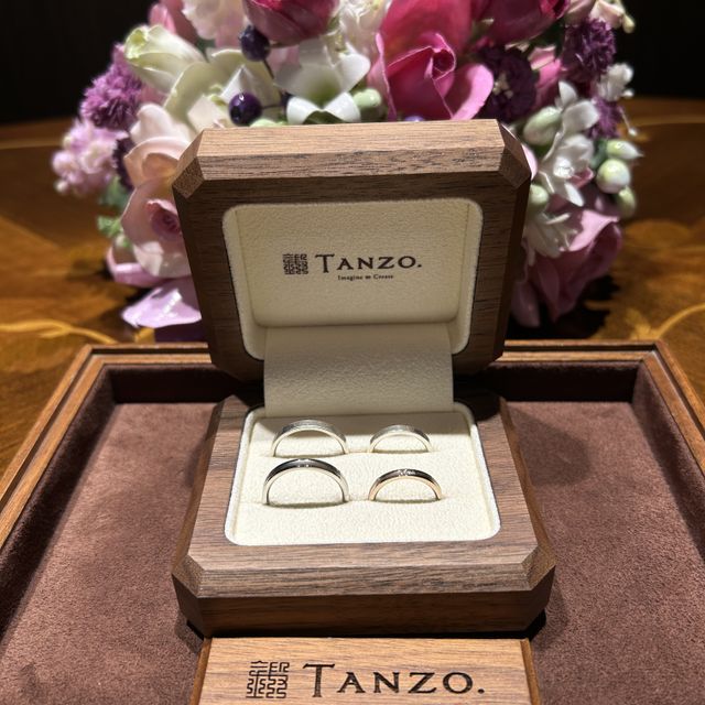 【TANZO.(鍛造指輪)の口コミ】 ちぎりきなというデザインで、シャープな感じがあって良いです。繊細なデ…