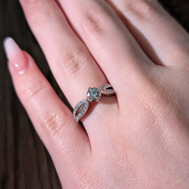 【ブシュロン(BOUCHERON)の口コミ】 「ポン ドゥ パリ」はパリの橋をモチーフにしているので唯一無二のデザイ…