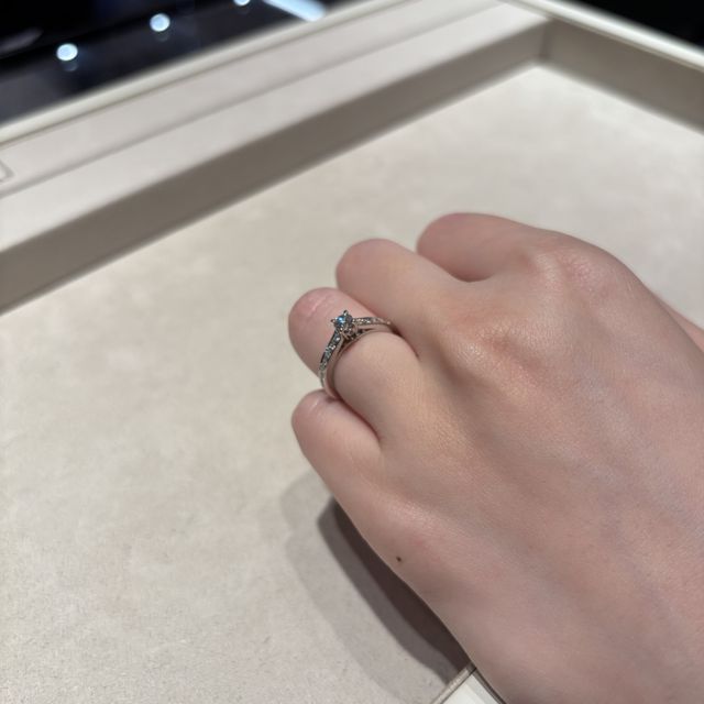 【ブシュロン(BOUCHERON)の口コミ】 ブシュロンの中でThe婚約指輪の商品です。ですが、デザインへの拘りがとて…