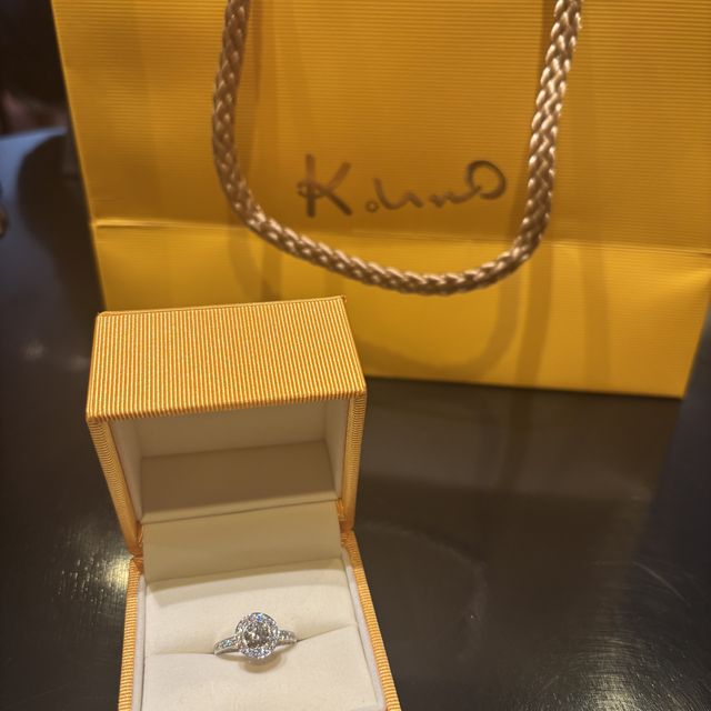 【ケイウノ ブライダル(K.UNO BRIDAL)の口コミ】 綺麗さと可愛らしさどちらも取り入れたデザインで、着け心地も良く、特別…