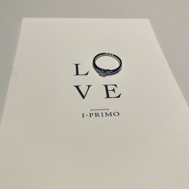 【アイプリモ(I-PRIMO)の口コミ】 クラシックなデザインで、とても素敵です。
指の形が節があまり出ていなく…