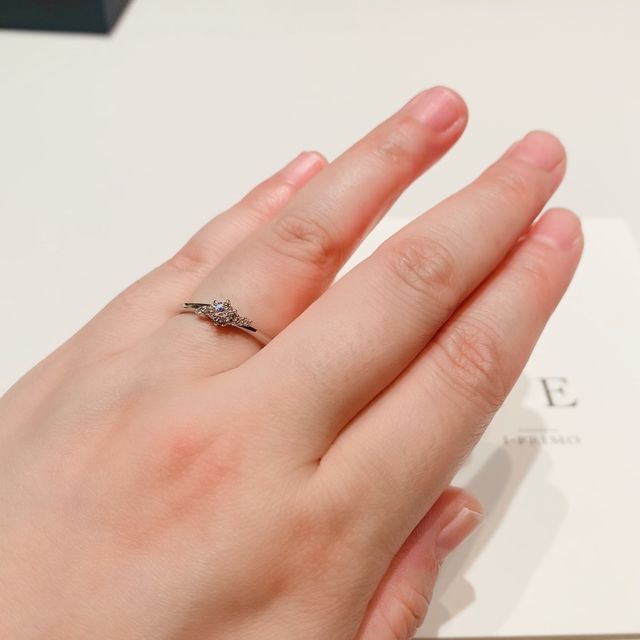 【アイプリモ(I-PRIMO)の口コミ】 クラシックなデザインで、とても素敵です。
指の形が節があまり出ていなく…