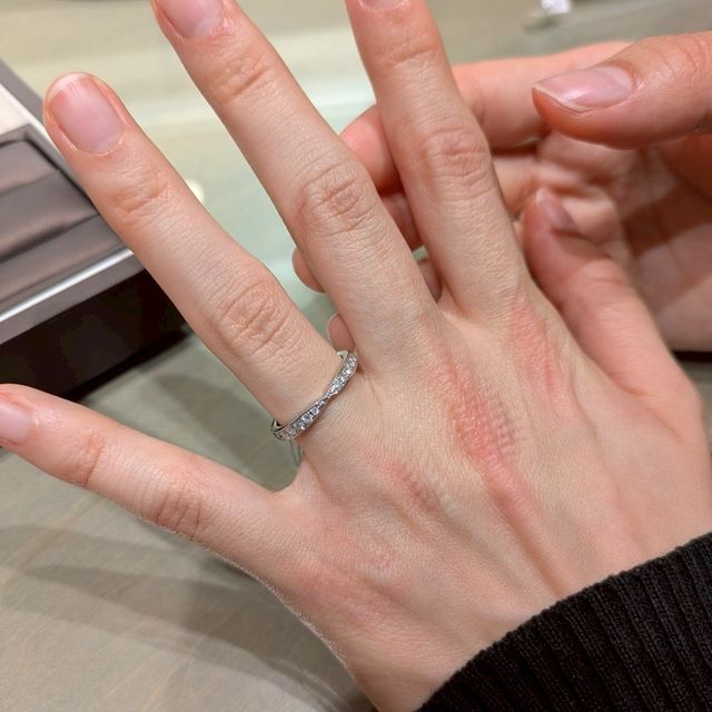 【アイプリモ(I-PRIMO)の口コミ】 ずっとリボンシェイプの指輪に憧れがありました。
他の店舗でも取り扱いが…