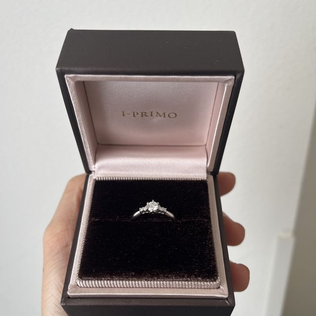 【アイプリモ(I-PRIMO)の口コミ】 オリオンの婚約指輪はシンプルながら、洗練されたデザインで着けるたび心…