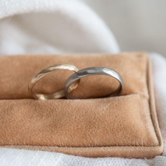 【Cayof(カヨフ)の口コミ】 ○婚約指輪
【デザイン】デイジー
【テクスチャー】鏡面
【素材】K18シャン…