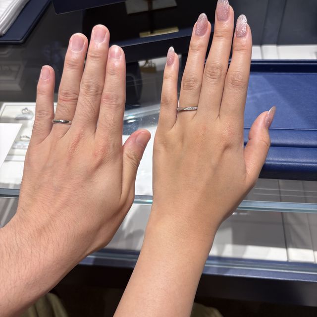 【銀座ダイヤモンドシライシの口コミ】 とてもつけ心地がよくて、ダイヤの輝きも多いのに、価格もちょうどよくて…