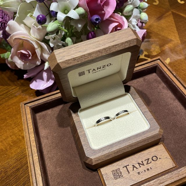 【TANZO.(鍛造指輪)の口コミ】 シンプルながらも洗練されたデザインで、どんな服装にも自然に馴染みます…