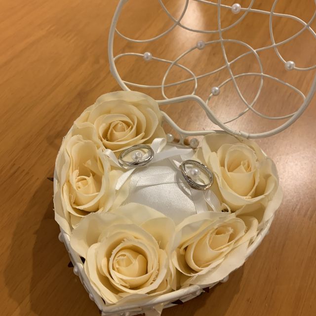 【アイプリモ(I-PRIMO)の口コミ】 ゴールドとシルバーがクロスしていて真ん中のダイヤモンドがキラキラと輝…