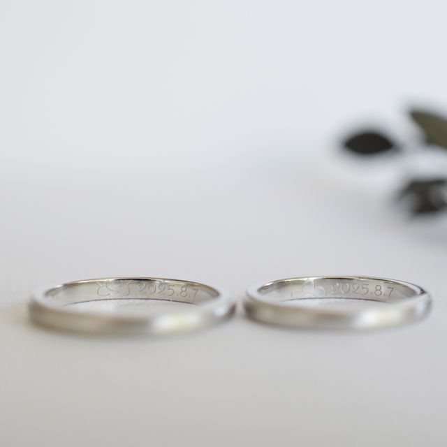 【CRAFY(クラフィ)の口コミ】 表面はシンプルにグリッター加工とミルグレインのみにして、内側に手書き…