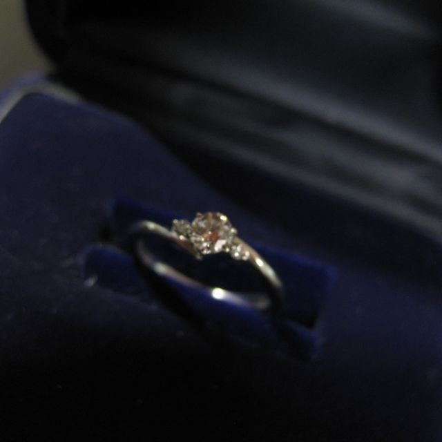 【ジュエリーツツミ(JEWELRY TSUTSUMI)の口コミ】 結婚指輪ではなく、婚約指輪ということで、日々つけるものではないので実…