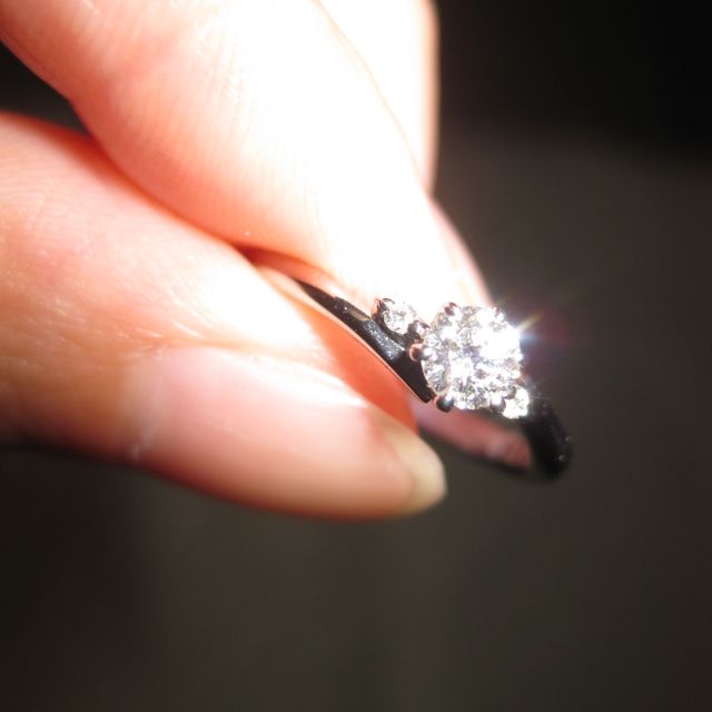 【ジュエリーツツミ(JEWELRY TSUTSUMI)の口コミ】 結婚指輪ではなく、婚約指輪ということで、日々つけるものではないので実…