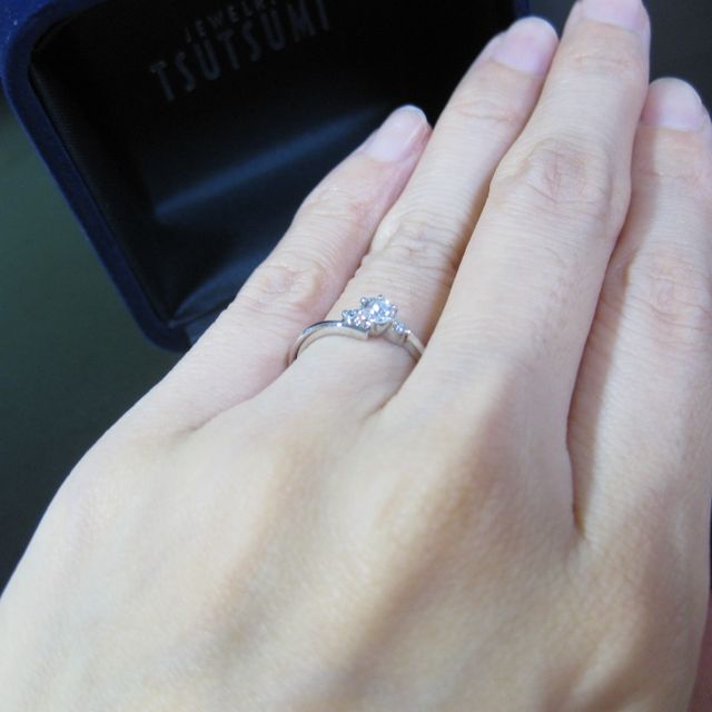 【ジュエリーツツミ(JEWELRY TSUTSUMI)の口コミ】 結婚指輪ではなく、婚約指輪ということで、日々つけるものではないので実…