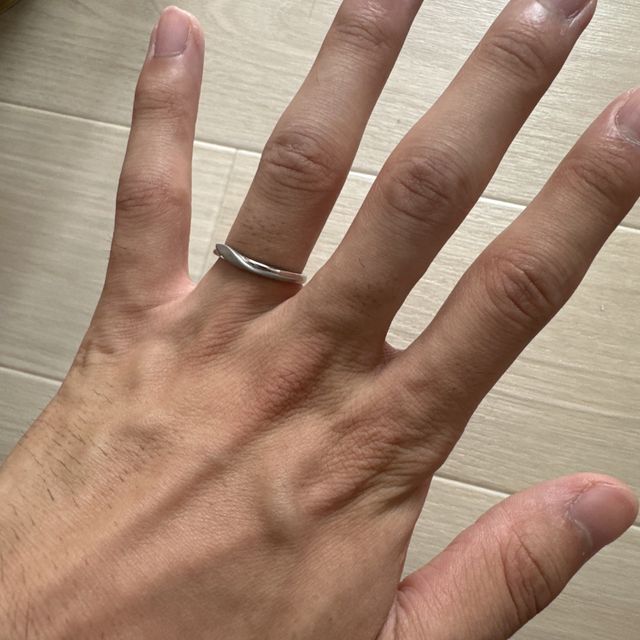 【銀座ダイヤモンドシライシの口コミ】 シンプルなデザインでどの場面でもお使いになられます。サイズ感もちょう…