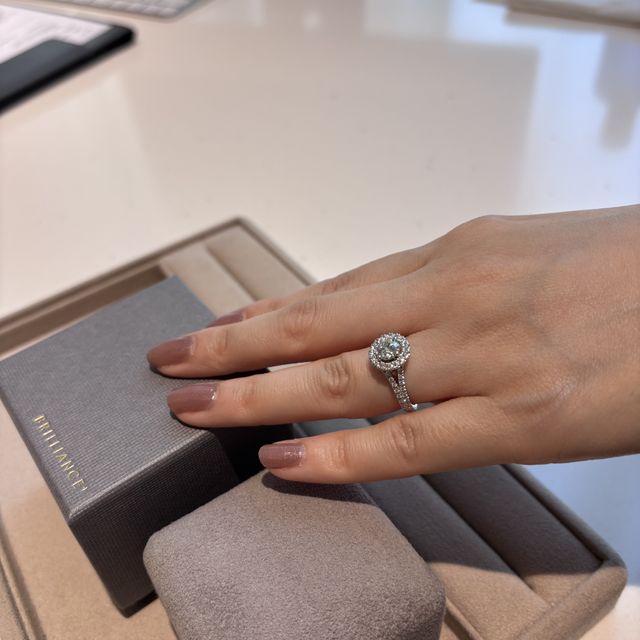 【BRILLIANCE+(ブリリアンスプラス)の口コミ】 指輪のデザインが豊富で洗練されており、ダイヤモンドが相場より手頃に手…