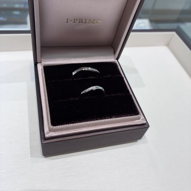 【アイプリモ(I-PRIMO)の口コミ】 どちらの指輪もデザインが波打っているところに惹かれました。実はペアで…