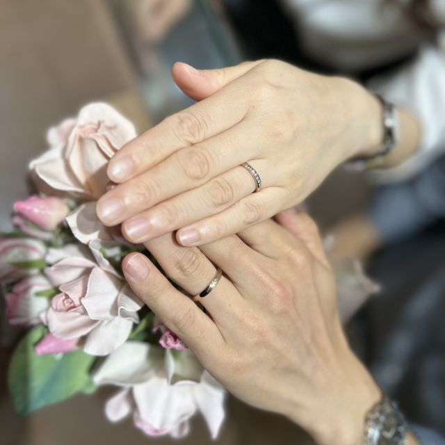 【TANZO.(鍛造指輪)の口コミ】 デザインや色を細かく選ぶことができて、時間をかけていろんな指輪を試し…