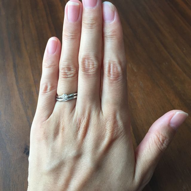 【俄(にわか)の口コミ】 セットリングで探していて、デザインも男女共にシンプルでとても気に入り…