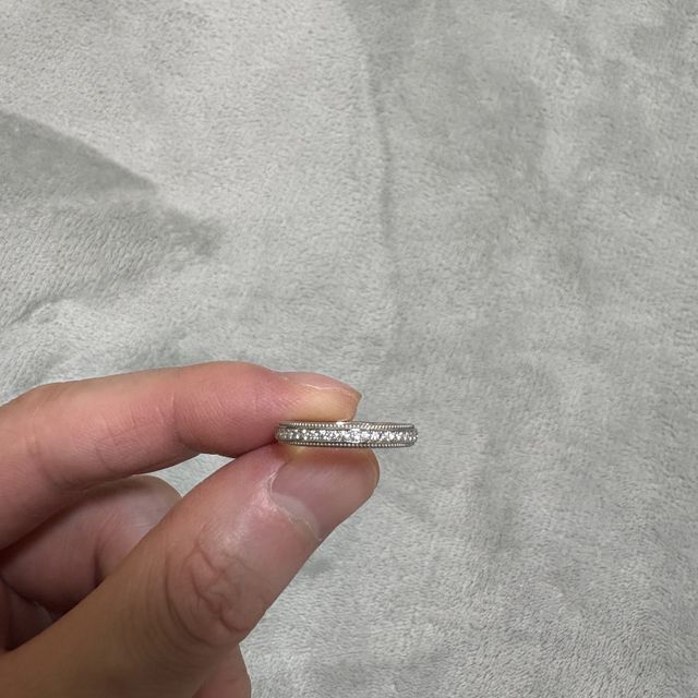 【アイプリモ(I-PRIMO)の口コミ】 ダイヤが20個ついていて光に反射するととても綺麗に見える。横広にダイヤ…