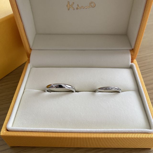 【ケイウノ ブライダル(K.UNO BRIDAL)の口コミ】 リサータという名前の指輪で、えくぼが浮かぶようなデザインになってるの…