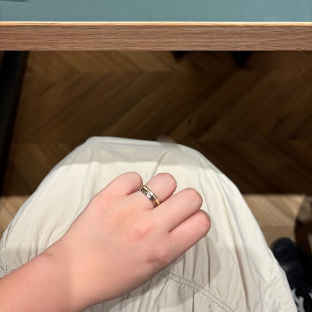 【ラザール ダイヤモンド(LAZARE DIAMOND)の口コミ】 キラキラ輝くダイヤモンドが個々で光っているように感じるハイラインのデ…