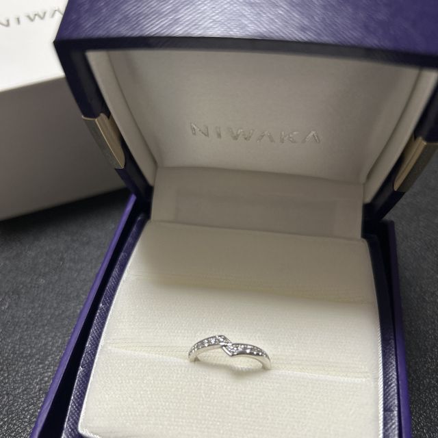 【俄(にわか)の口コミ】 キラキラで存在感はしっかりとあるが着け心地はとても良く、軽い。着けて…