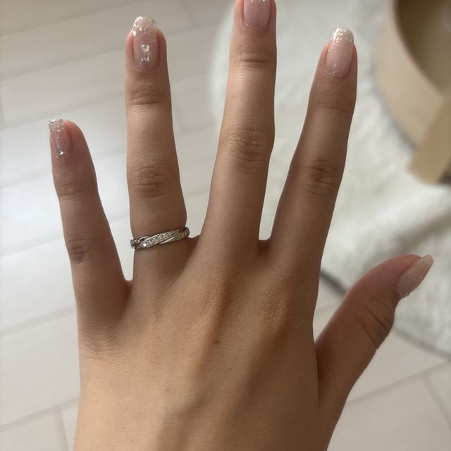 【ROYAL ASSCHER(ロイヤル・アッシャー)の口コミ】 とにかく見た目が可愛いで決めました。シンプルなものと迷いましたが、た…