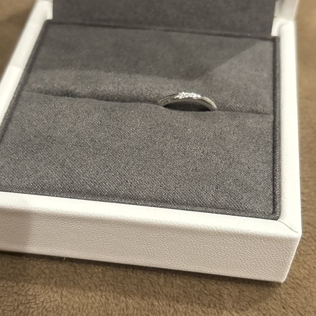 【COEUR D'OR(クゥドール)の口コミ】 ウェーブがかかっている指輪を探していたところ、こちらが気に入って購入…