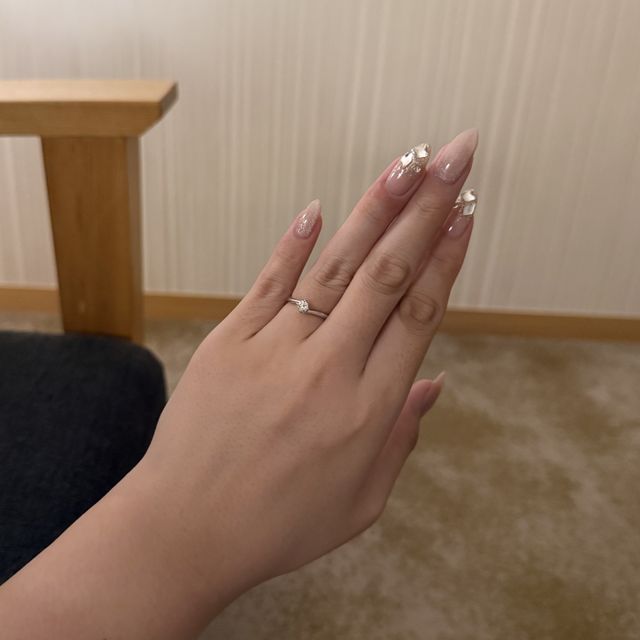 【俄(にわか)の口コミ】 結婚指輪の結のデザインに一目惚れし、それと合わせた時に違和感のない柊…