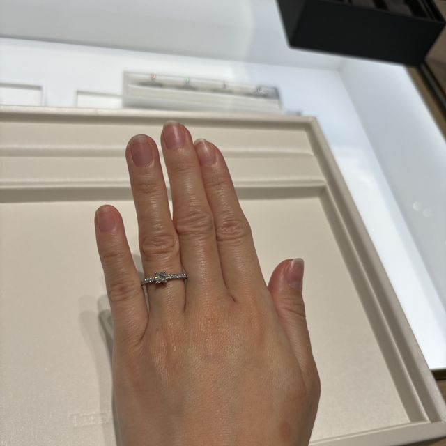 【ティファニー(Tiffany & Co.)の口コミ】 他のブランドも見て、結果違うお店でフルオーダーしましたが、見に行って…