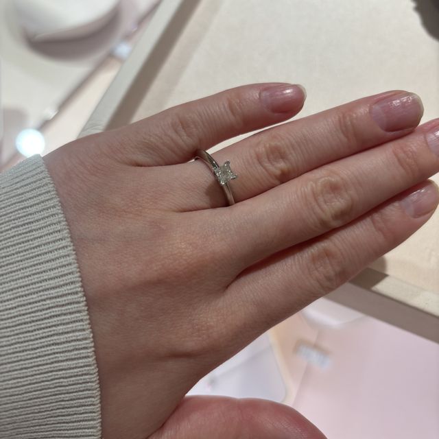 【ティファニー(Tiffany & Co.)の口コミ】 30歳を超えての婚約指輪だったので、少しみんなとは違った婚約指輪にした…