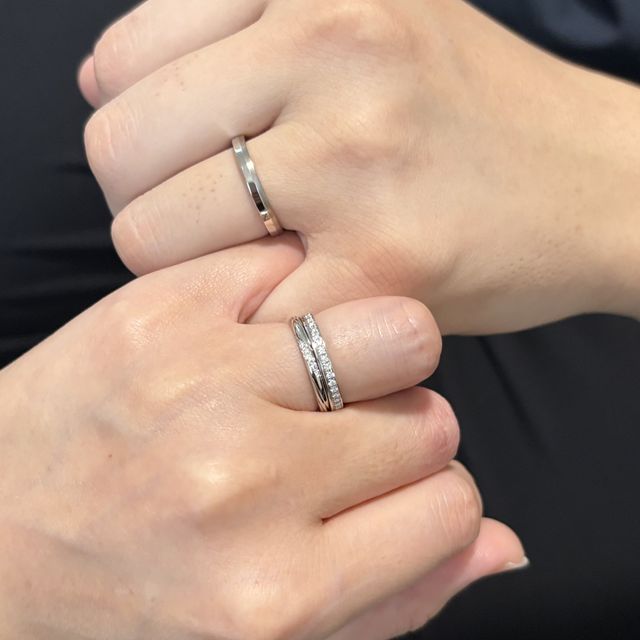 【ラザール ダイヤモンド(LAZARE DIAMOND)の口コミ】 指輪自体がダイヤの層とプラチナの層と二層になっていて重ね付けしたよう…