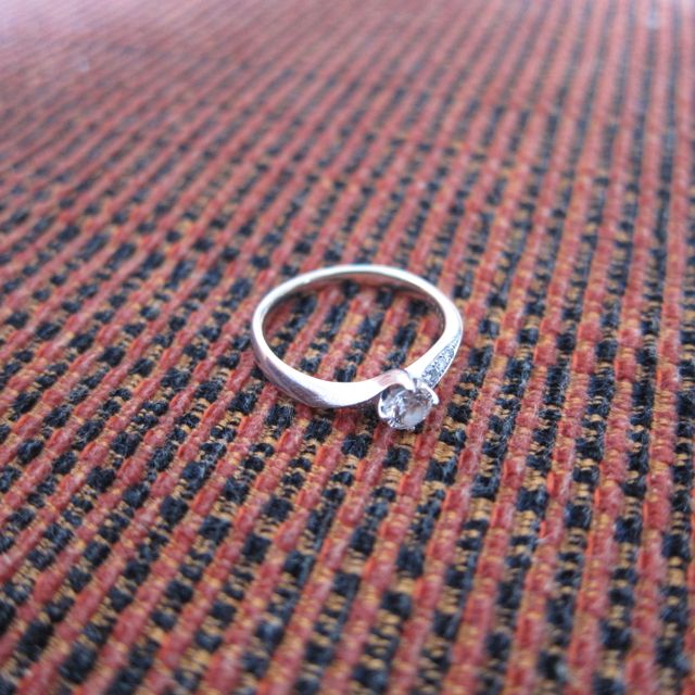 【ヴァンドーム青山(VENDOME AOYAMA)の口コミ】 ダイヤを支えている部分が細かいのがこの指輪以外にはなかったので、とて…