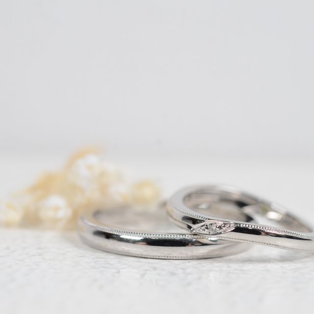 【CRAFY(クラフィ)の口コミ】 プラチナ素材で結婚指輪をオーダーで作成しました。男性用は甲丸にミルグ…