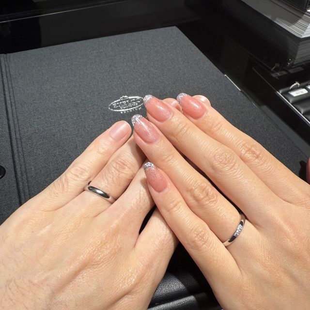 【エクセルコダイヤモンド(EXELCO DIAMOND)の口コミ】 シンプルながらも洗練されたデザインが魅力です。指にしっくりと馴染む着…