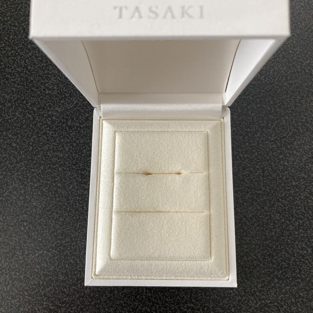 【TASAKI(タサキ)の口コミ】 メンズ用の結婚指輪です。価格は10万円いかないタイプです。女性用の結婚…