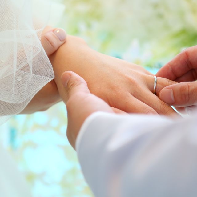 【アイプリモ(I-PRIMO)の口コミ】 結婚指輪、婚約指輪とも二人で見に行きました。
結婚指輪はシンプルであま…