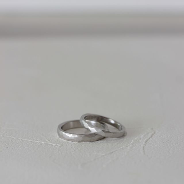 【uchimari(ウチマリ)の口コミ】 蝋を削って手作りします。太さやリングの号数からデザインまで自分たち好…