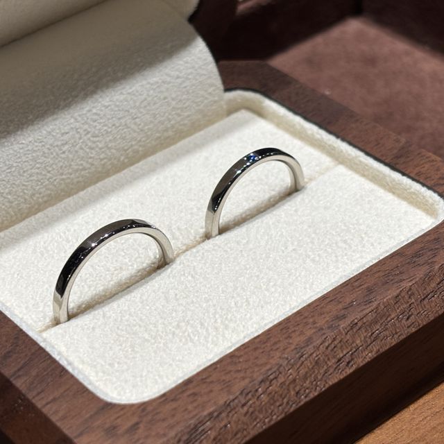 【TANZO.(鍛造指輪)の口コミ】 平打ストレート➕角丸で存在感残しつつ、付け心地にこだわりました。スカイ…