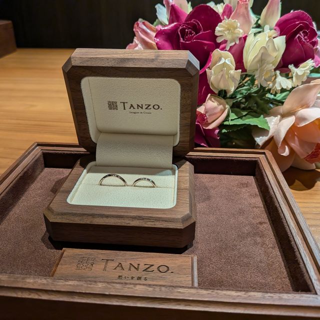 【TANZO.(鍛造指輪)の口コミ】 ゴールドではないけどシルバーでもない、そんな色味を探していたところ、…