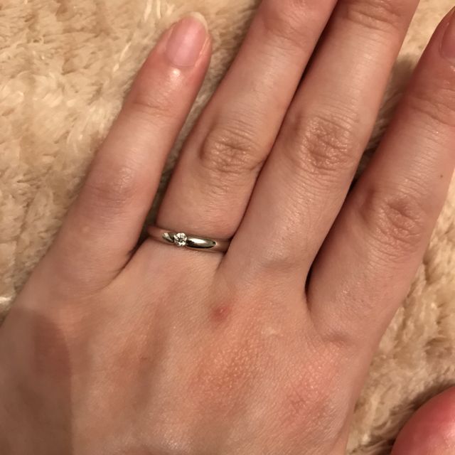 【銀座ダイヤモンドシライシの口コミ】 デザインが可愛くシンプルな所です。
あと、とてもお上手な店員さんでその…