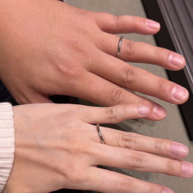 【アイプリモ(I-PRIMO)の口コミ】 ウェーブタイプでシンプルで飽きのこないデザインです。この指輪は丈夫な…