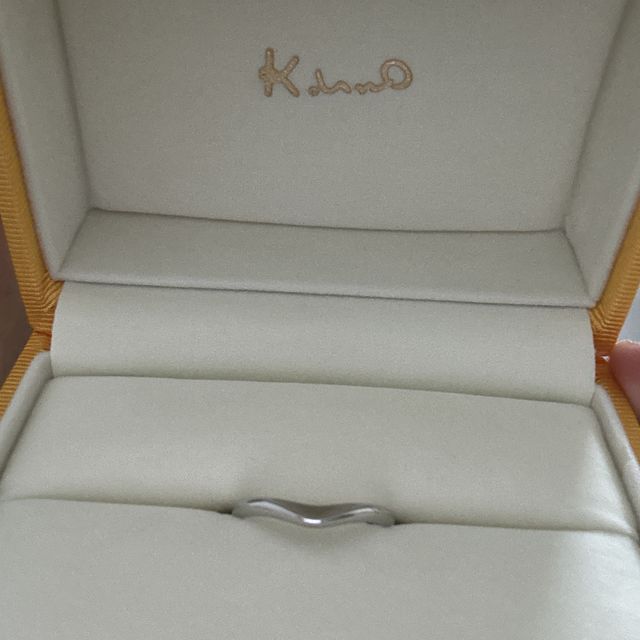 【ケイウノ ブライダル(K.UNO BRIDAL)の口コミ】 シンプルで日常的にも使いやすく悪目立ちしない。
少しだけうねりがあるこ…