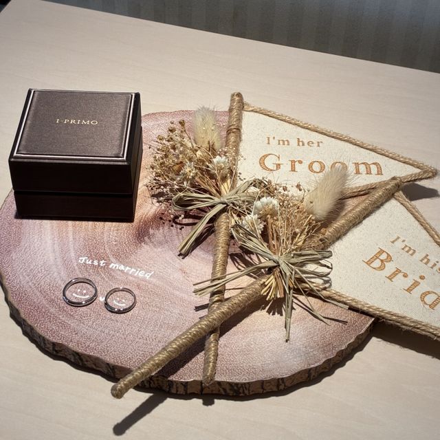 【アイプリモ(I-PRIMO)の口コミ】 ウェーブのあるデザインのため、指が長く見えます。また、小さなダイヤが5…