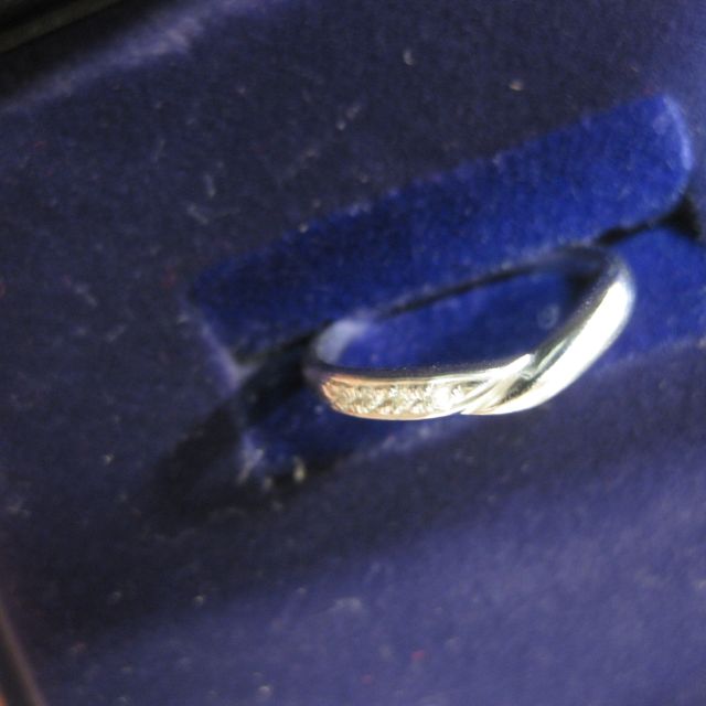 【ジュエリーツツミ(JEWELRY TSUTSUMI)の口コミ】 直線的ではない柔らかい曲線を用いたデザインが一番の購入のポイントです…