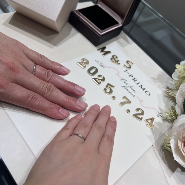 【アイプリモ(I-PRIMO)の口コミ】 デザインが曲線になっているため、女性は指が細見えし、男性は綺麗に見え…